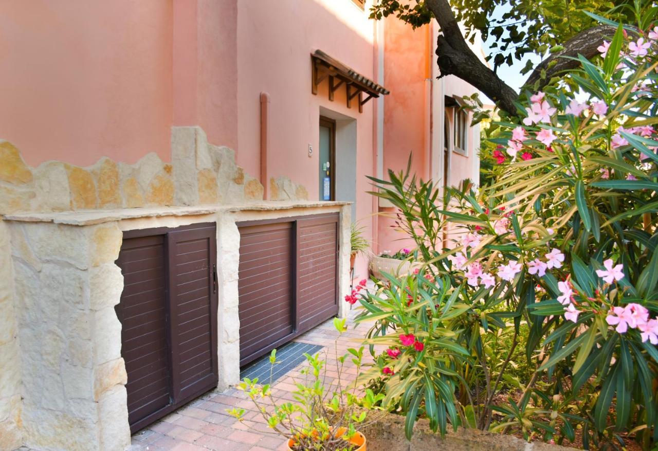 Flowery Inn Villa Alguer Exterior foto