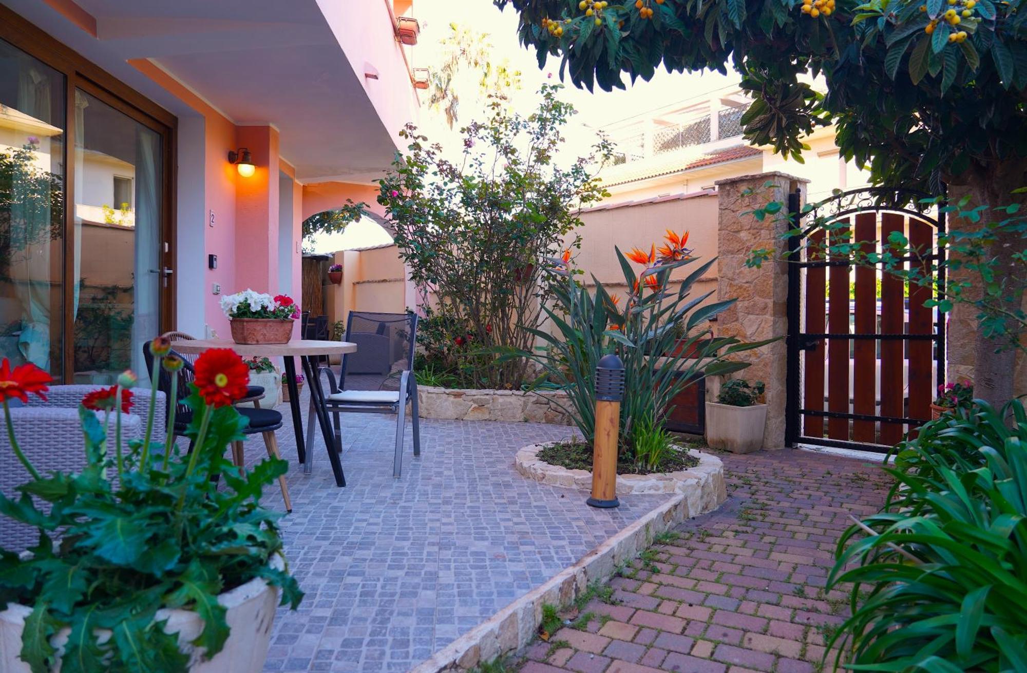 Flowery Inn Villa Alguer Exterior foto