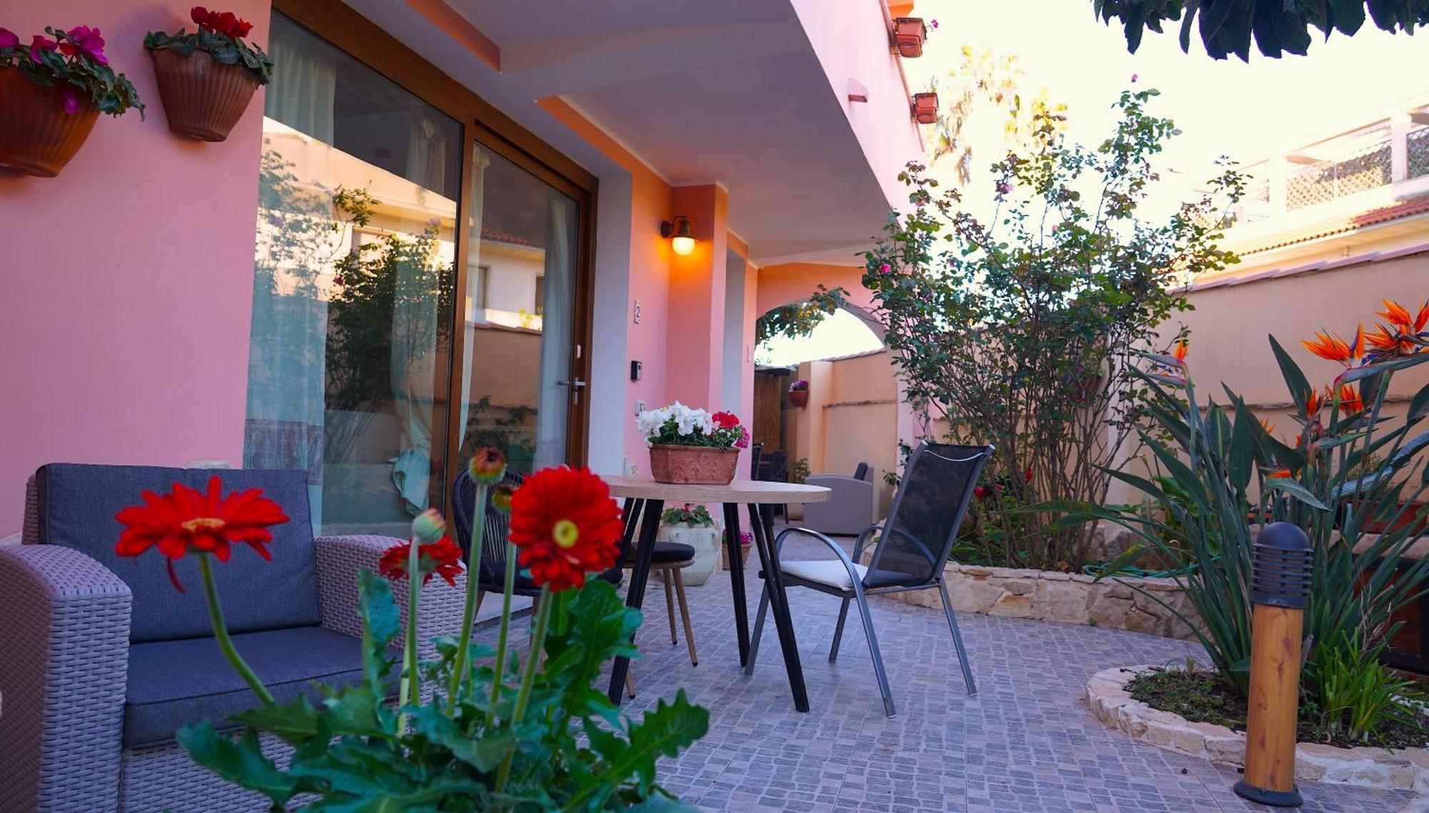 Flowery Inn Villa Alguer Exterior foto